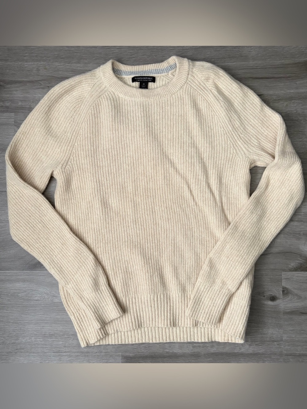 Banana Republic Italian Wool Yarn Knit Sweater- Size Medium